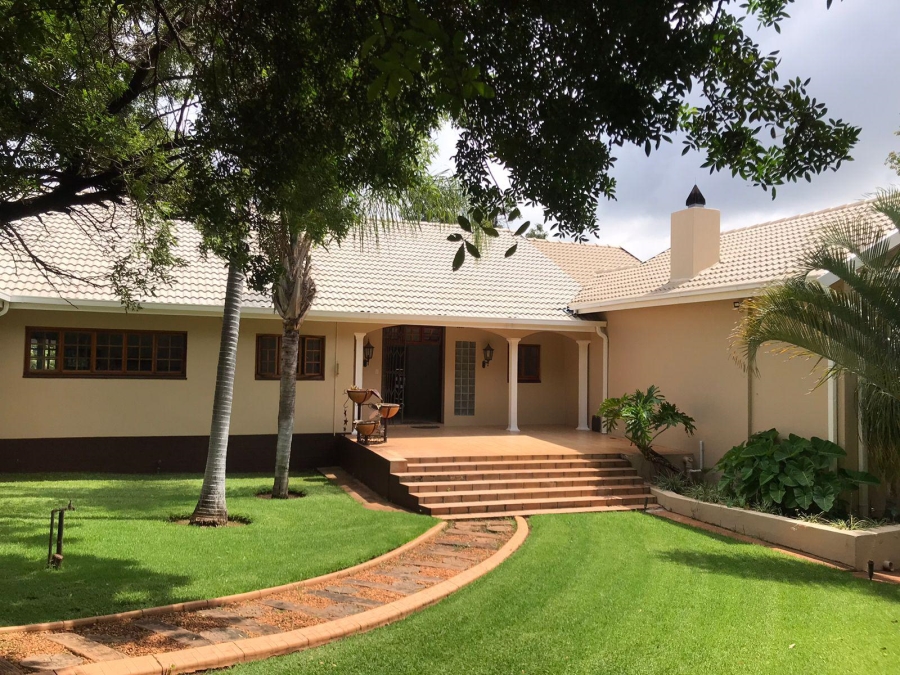 5 Bedroom Property for Sale in Protea Park North West